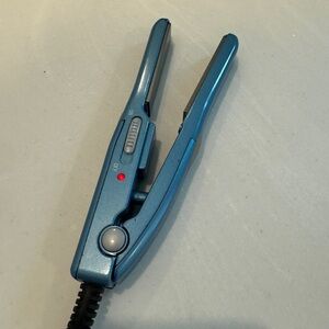 Nano Titanium BaBylissPRO Mini Travel Flat Iron